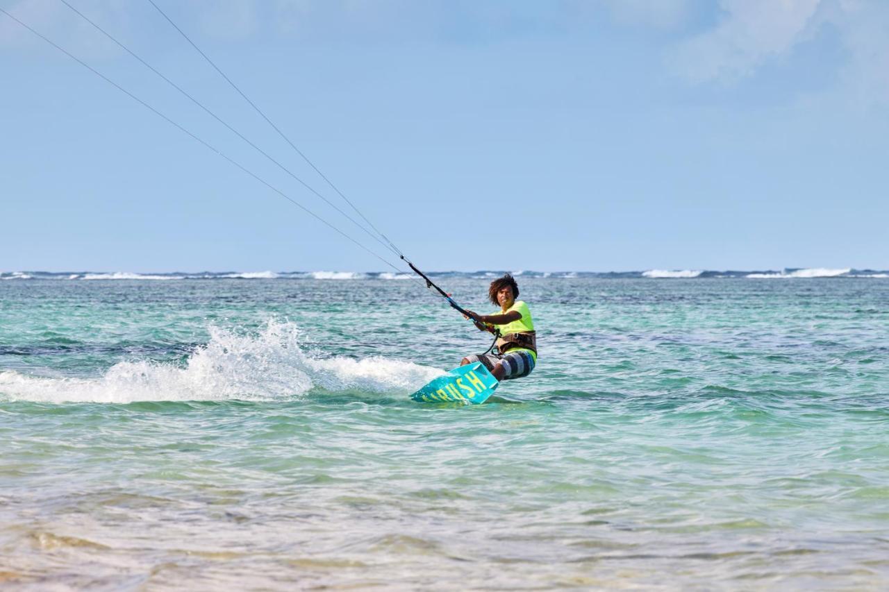 C Mauritius (Adults Only) Hotell Belle Mare Eksteriør bilde Kitesurfing in Mauritius