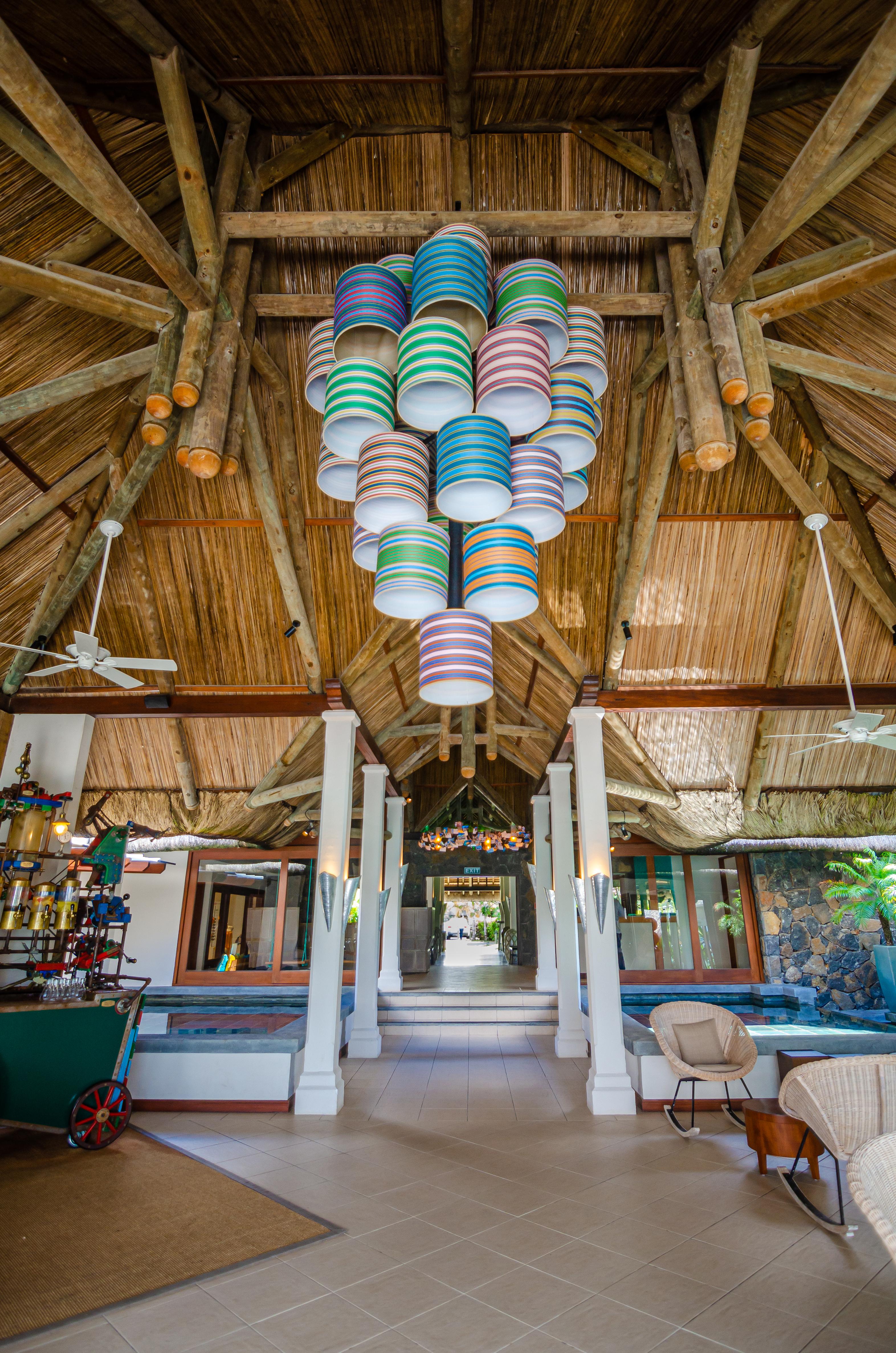 C Mauritius (Adults Only) Hotell Belle Mare Eksteriør bilde The interior of the lobby at the Four Seasons Resort Maldives at Landaa Giraavili