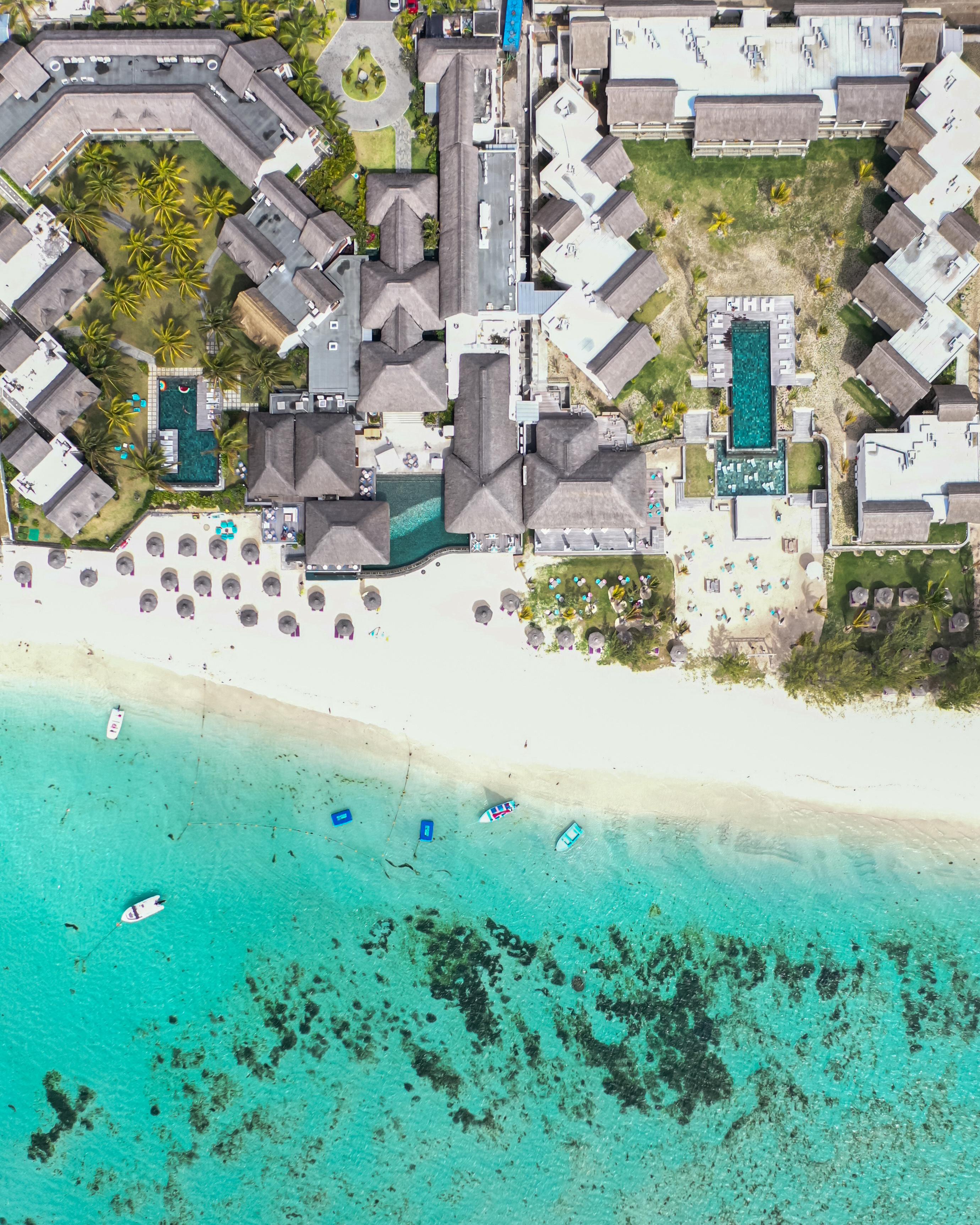 C Mauritius (Adults Only) Hotell Belle Mare Eksteriør bilde Aerial view of the resort